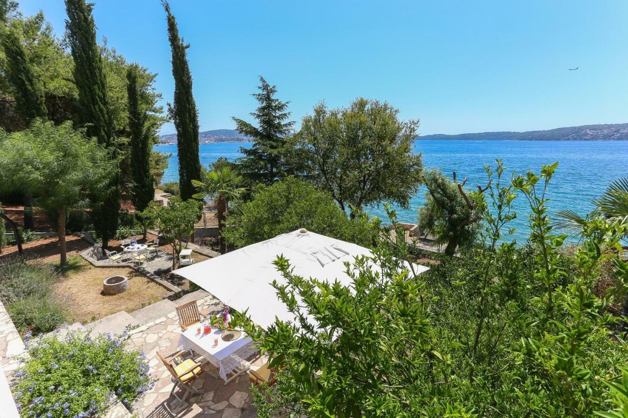 Secret Garden Barada Beach Apartment Trogir Exterior photo