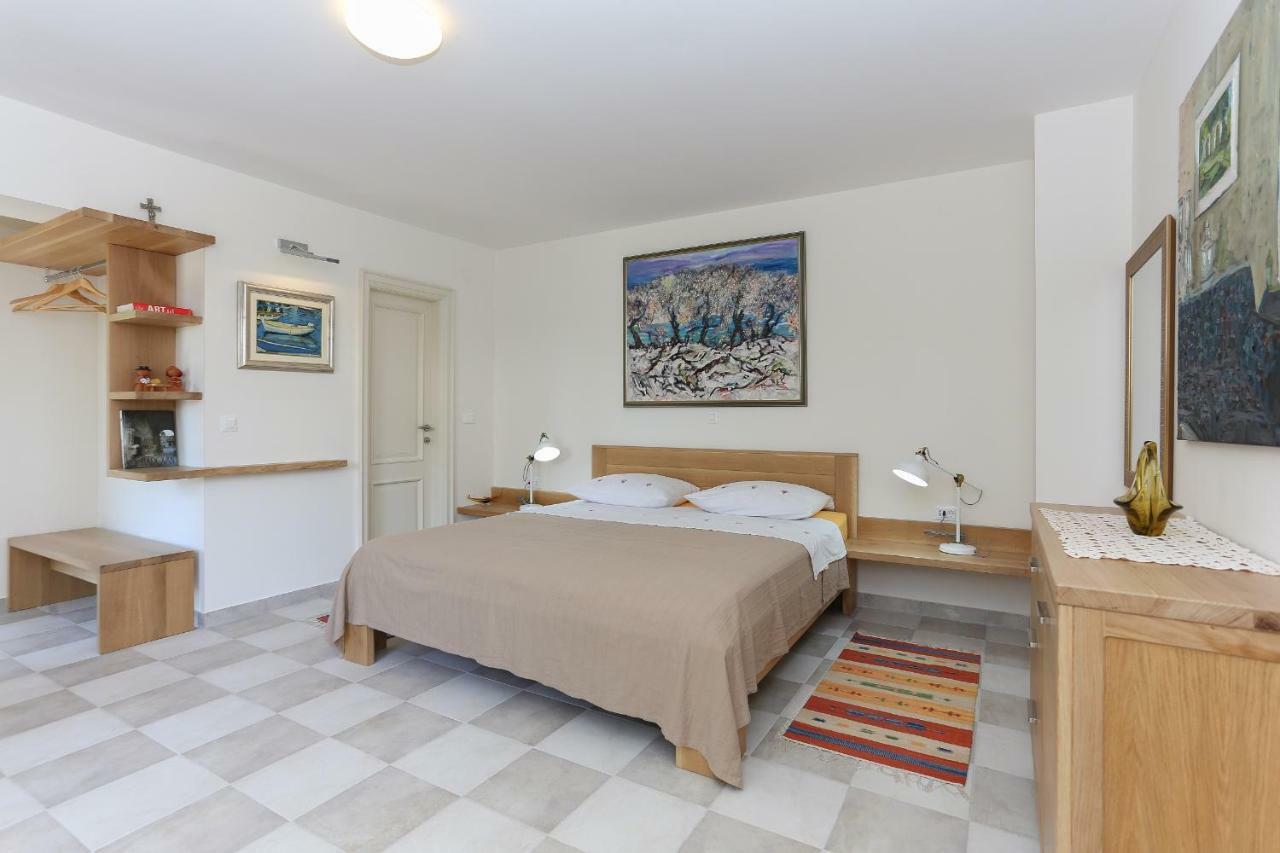 Secret Garden Barada Beach Apartment Trogir Exterior photo