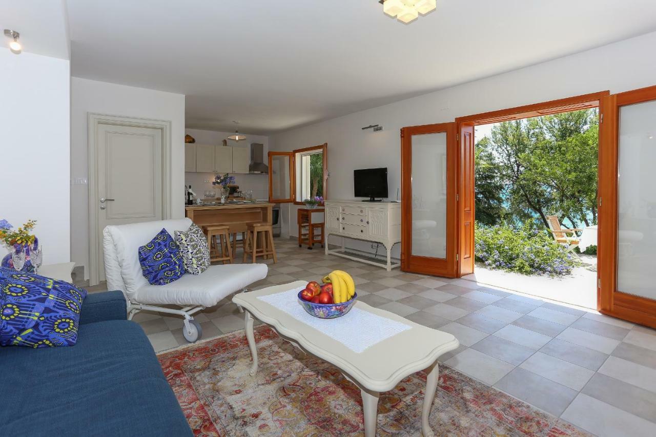 Secret Garden Barada Beach Apartment Trogir Exterior photo